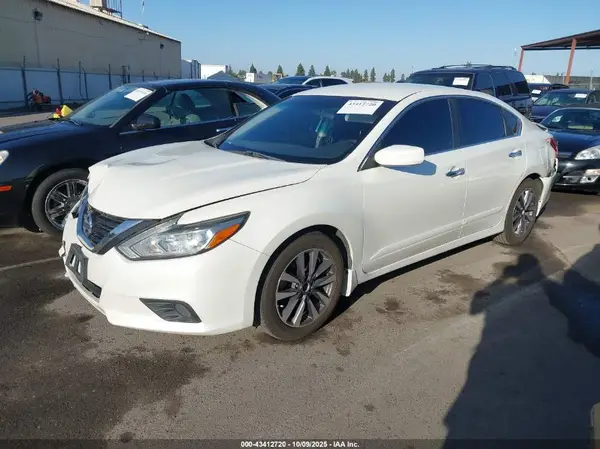 1N4AL3AP4HC248101 2017 NISSAN ALTIMA - Image 2