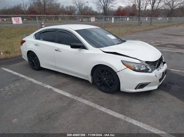 1N4AL3AP4HC250110 2017 NISSAN ALTIMA - Image 1
