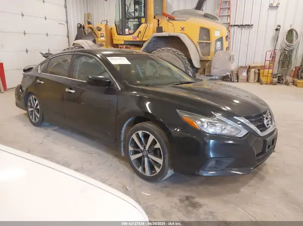 1N4AL3AP4HC251600 2017 NISSAN ALTIMA - Image 1