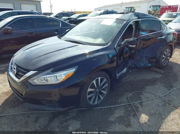 1N4AL3AP4HC251743 2017 NISSAN ALTIMA - Image 2