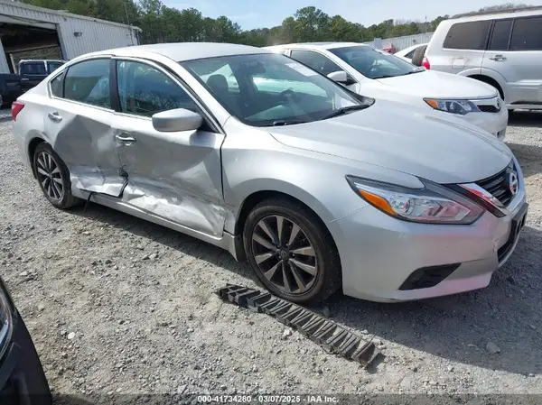 1N4AL3AP4HC256277 2017 NISSAN ALTIMA - Image 1