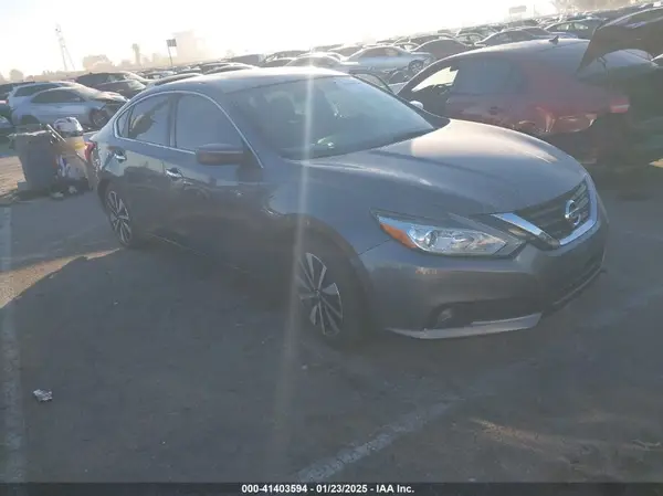 1N4AL3AP4HC256926 2017 NISSAN ALTIMA - Image 1