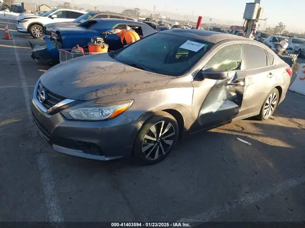 1N4AL3AP4HC256926 2017 NISSAN ALTIMA - Image 2