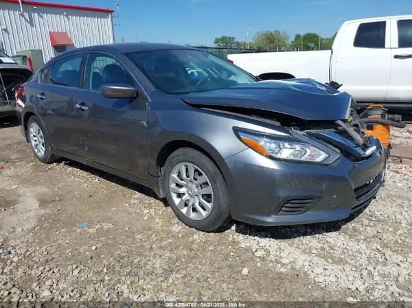 1N4AL3AP4HC257686 2017 NISSAN ALTIMA - Image 1