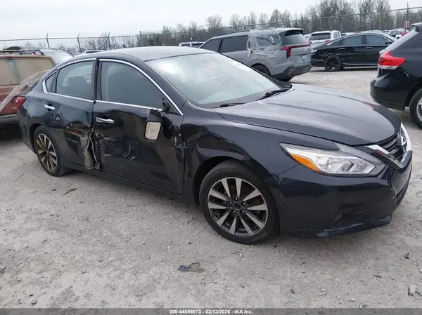 1N4AL3AP4HC260488 2017 NISSAN ALTIMA - Image 1