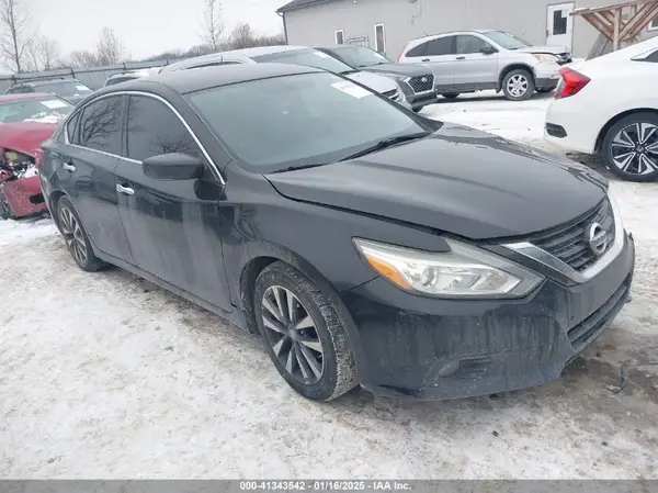 1N4AL3AP4HC260569 2017 NISSAN ALTIMA - Image 1