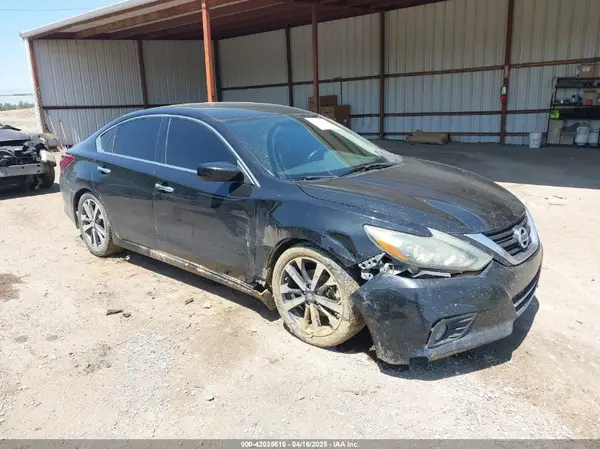 1N4AL3AP4HC263004 2017 NISSAN ALTIMA - Image 1