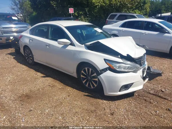 1N4AL3AP4HC267487 2017 NISSAN ALTIMA - Image 1