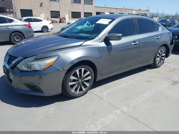 1N4AL3AP4HC271765 2017 NISSAN ALTIMA - Image 2