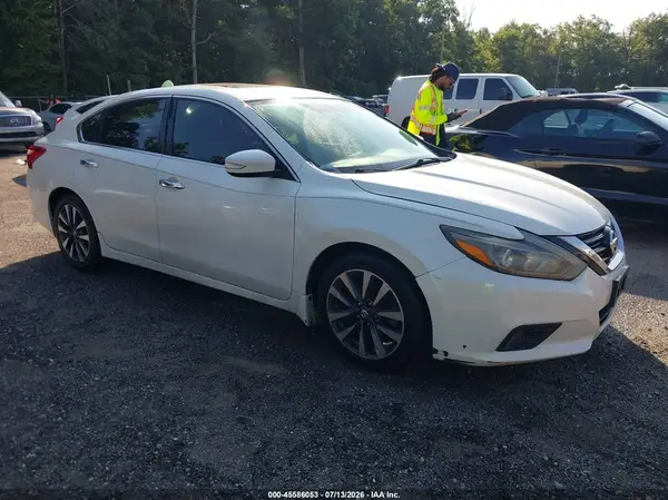 1N4AL3AP4HC284158 2017 NISSAN ALTIMA - Image 1