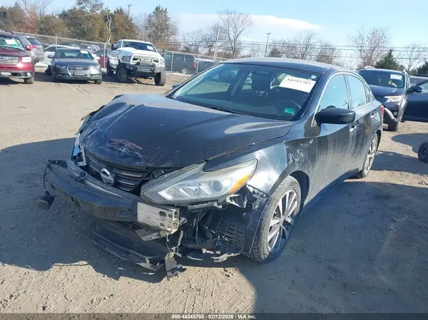1N4AL3AP4HC285035 2017 NISSAN ALTIMA - Image 2