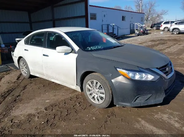 1N4AL3AP4HC286010 2017 NISSAN ALTIMA - Image 1
