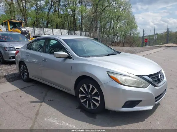 1N4AL3AP4HC288839 2017 NISSAN ALTIMA - Image 1
