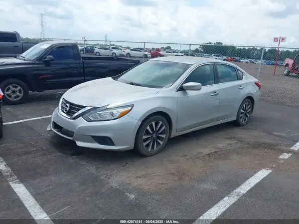 1N4AL3AP4HC289652 2017 NISSAN ALTIMA - Image 2