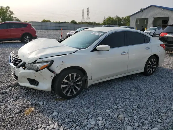 1N4AL3AP4HC470878 2017 NISSAN ALTIMA - Image 1