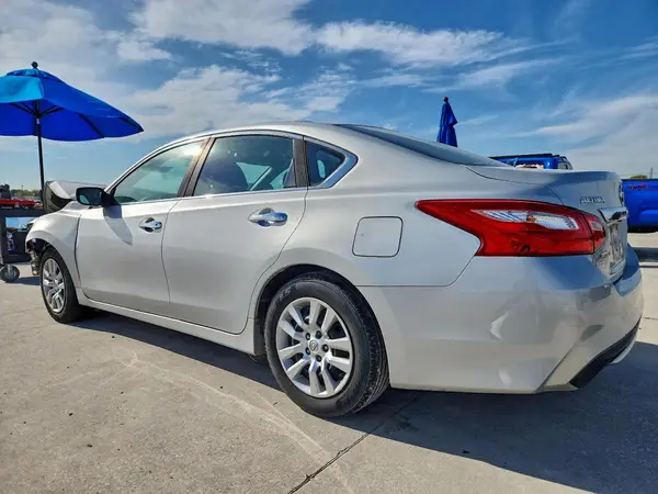1N4AL3AP4HC472078 2017 NISSAN ALTIMA - Image 2