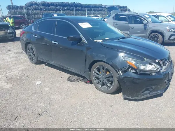 1N4AL3AP4HC472713 2017 NISSAN ALTIMA - Image 1