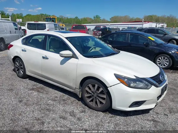 1N4AL3AP4HC476101 2017 NISSAN ALTIMA - Image 1