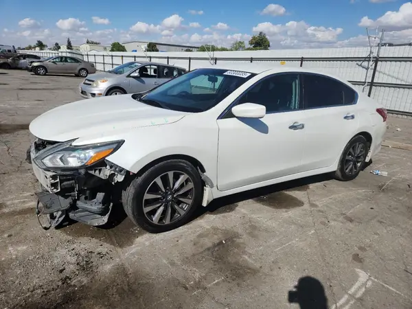 1N4AL3AP4HC479855 2017 NISSAN ALTIMA - Image 1