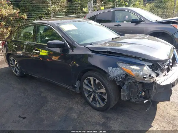 1N4AL3AP4HC485915 2017 NISSAN ALTIMA - Image 1
