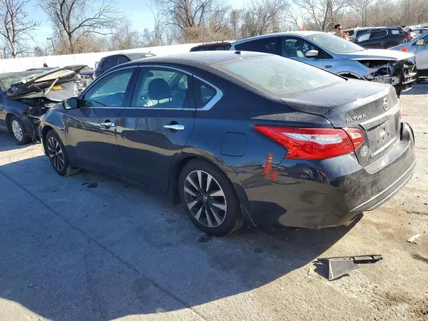 1N4AL3AP4HC940469 2017 NISSAN ALTIMA - Image 2
