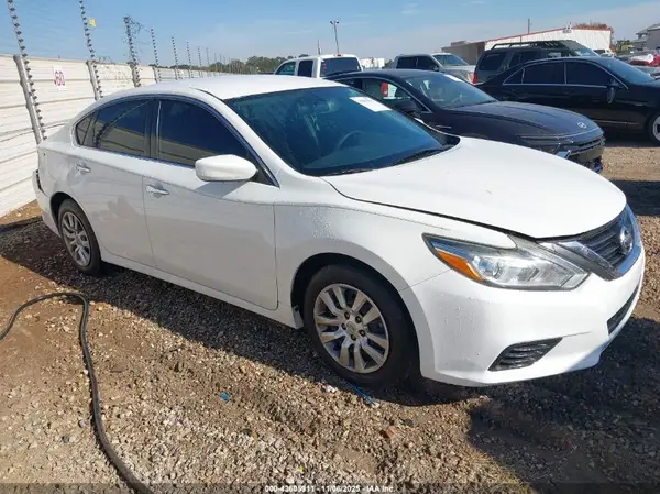 1N4AL3AP4HN304106 2017 NISSAN ALTIMA - Image 1