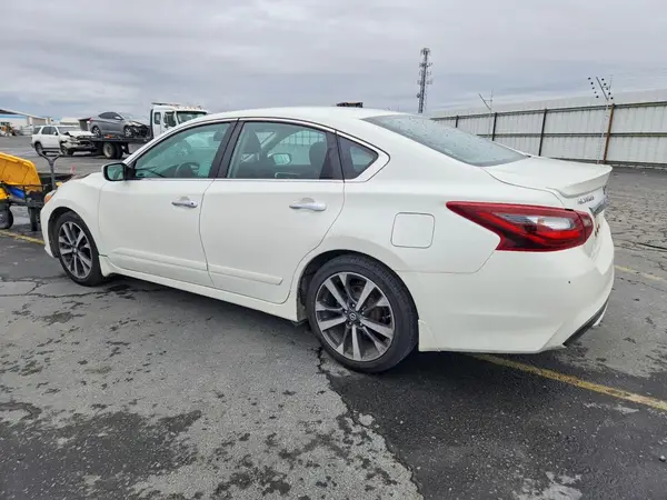 1N4AL3AP4HN306650 2017 NISSAN ALTIMA - Image 2