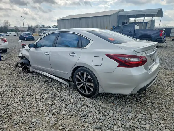 1N4AL3AP4HN307071 2017 NISSAN ALTIMA - Image 2