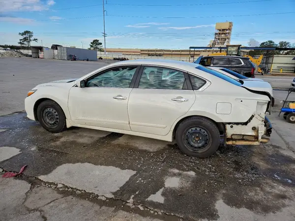 1N4AL3AP4HN310438 2017 NISSAN ALTIMA - Image 2