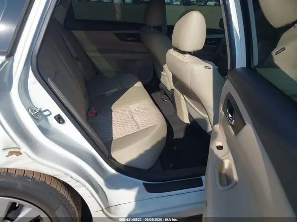 1N4AL3AP4HN311069 2017 NISSAN ALTIMA - Image 8