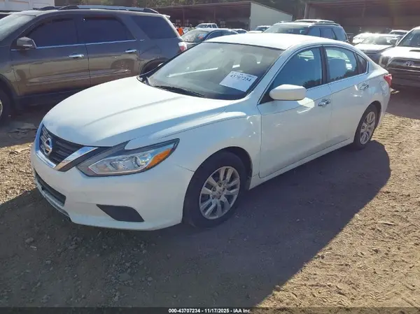 1N4AL3AP4HN348137 2017 NISSAN ALTIMA - Image 2