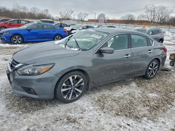 1N4AL3AP4HN352835 2017 NISSAN ALTIMA - Image 1