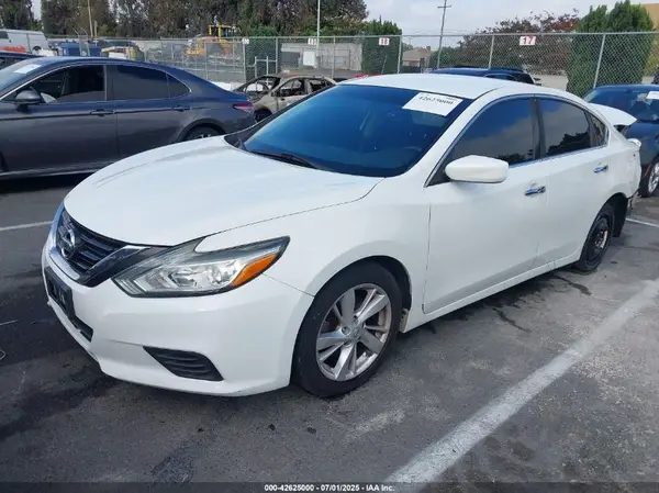 1N4AL3AP4HN352995 2017 NISSAN ALTIMA - Image 2