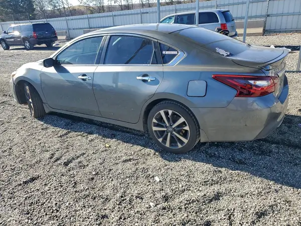 1N4AL3AP4HN358585 2017 NISSAN ALTIMA - Image 2