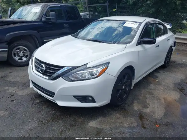 1N4AL3AP4HN360305 2017 NISSAN ALTIMA - Image 2