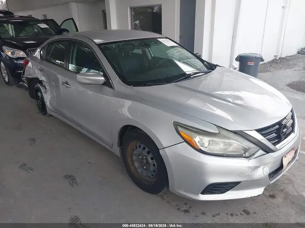 1N4AL3AP4HN364080 2017 NISSAN ALTIMA - Image 1