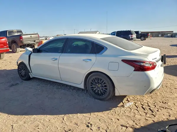 1N4AL3AP4JC103033 2018 NISSAN ALTIMA - Image 2