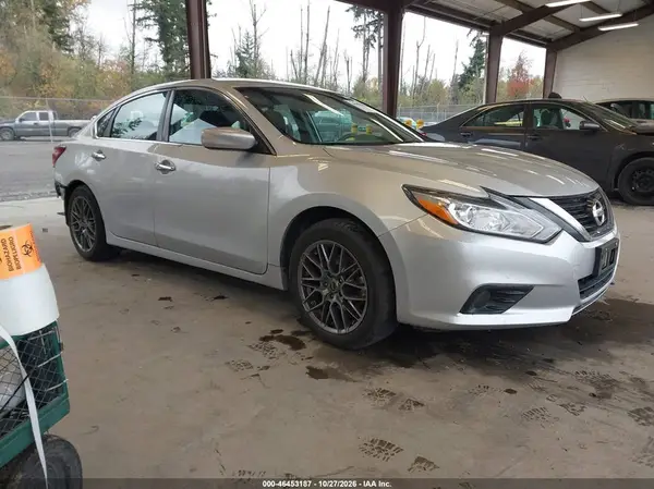 1N4AL3AP4JC105039 2018 NISSAN ALTIMA - Image 1