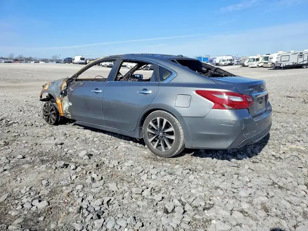 1N4AL3AP4JC105591 2018 NISSAN ALTIMA - Image 2