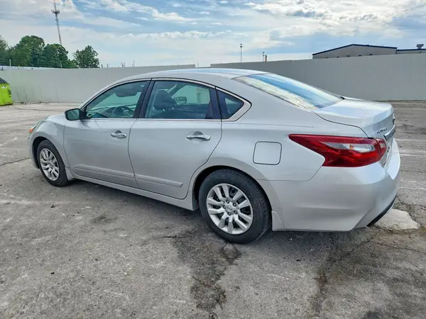 1N4AL3AP4JC107132 2018 NISSAN ALTIMA - Image 2