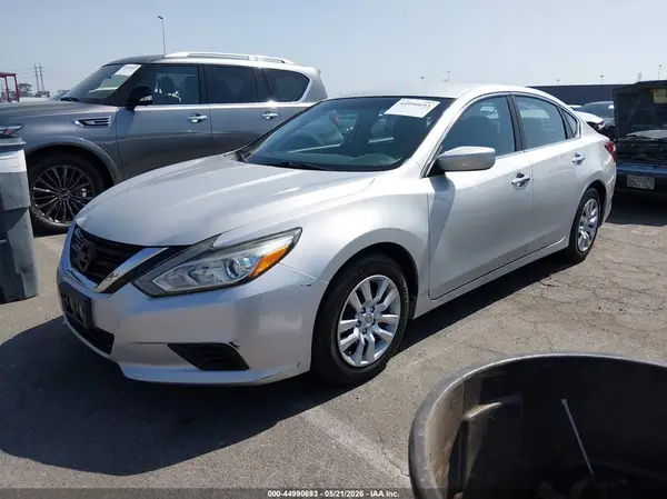 1N4AL3AP4JC108104 2018 NISSAN ALTIMA - Image 2