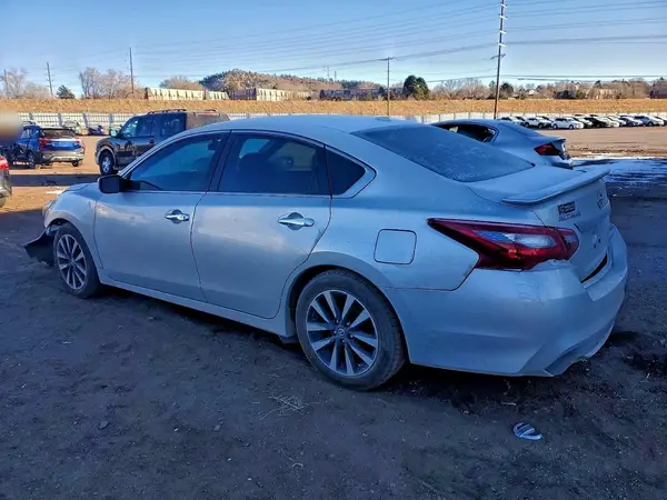1N4AL3AP4JC113366 2018 NISSAN ALTIMA - Image 2