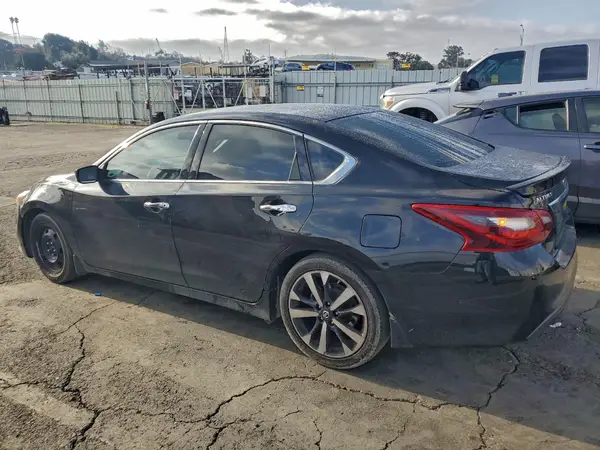 1N4AL3AP4JC115828 2018 NISSAN ALTIMA - Image 2