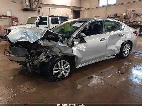 1N4AL3AP4JC116557 2018 NISSAN ALTIMA - Image 2