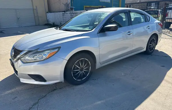 1N4AL3AP4JC116560 2018 NISSAN ALTIMA - Image 2