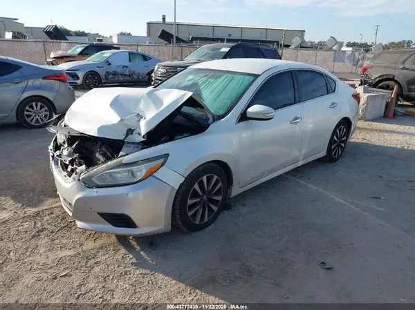 1N4AL3AP4JC116798 2018 NISSAN ALTIMA - Image 2