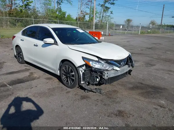 1N4AL3AP4JC116896 2018 NISSAN ALTIMA - Image 1