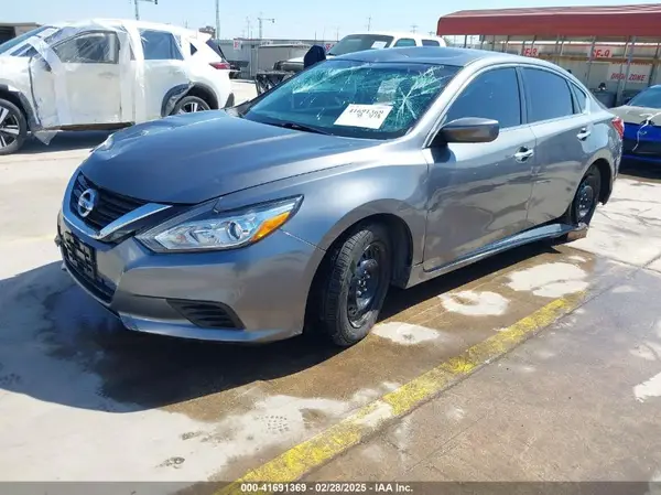 1N4AL3AP4JC117501 2018 NISSAN ALTIMA - Image 2