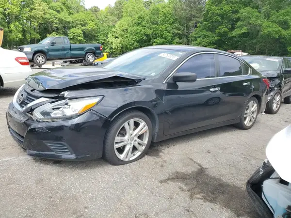 1N4AL3AP4JC117658 2018 NISSAN ALTIMA - Image 1