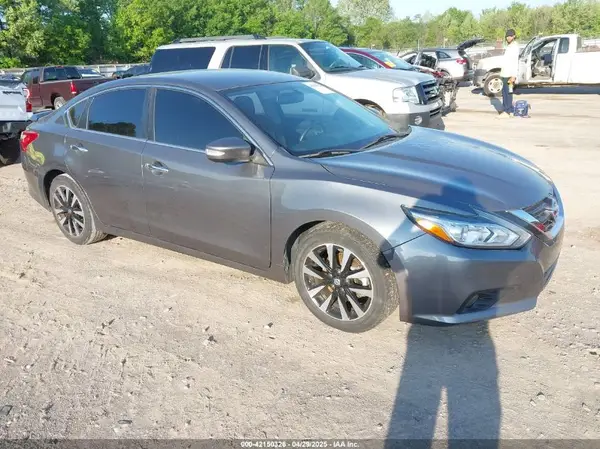 1N4AL3AP4JC121340 2018 NISSAN ALTIMA - Image 1